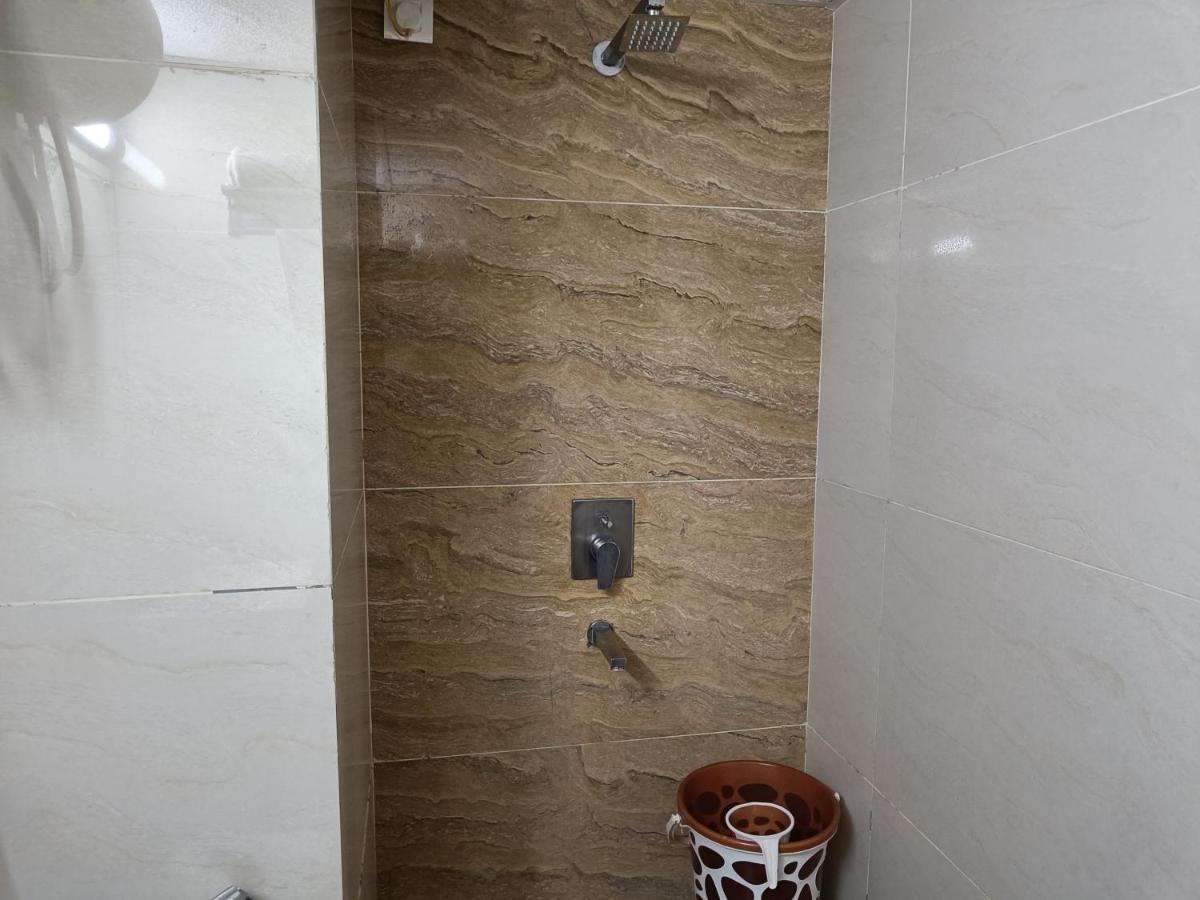 Hotel The Dwelling Paradise Greater Noida Esterno foto