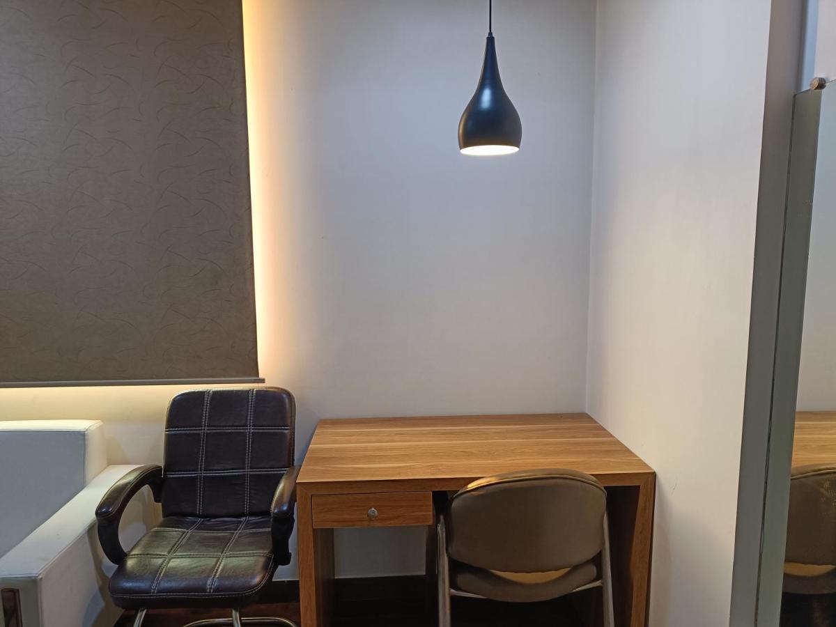 Hotel The Dwelling Paradise Greater Noida Esterno foto