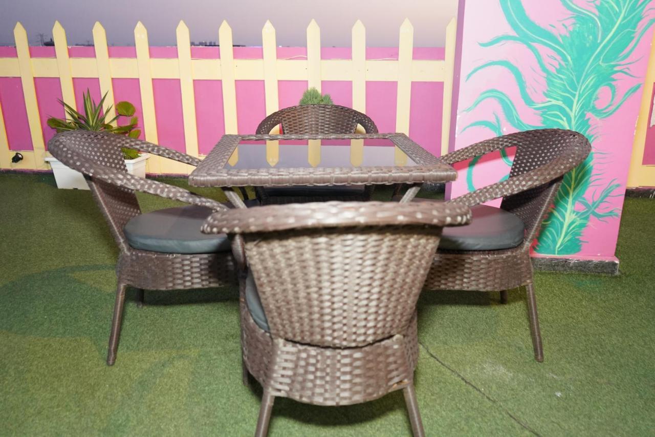 Hotel The Dwelling Paradise Greater Noida Esterno foto