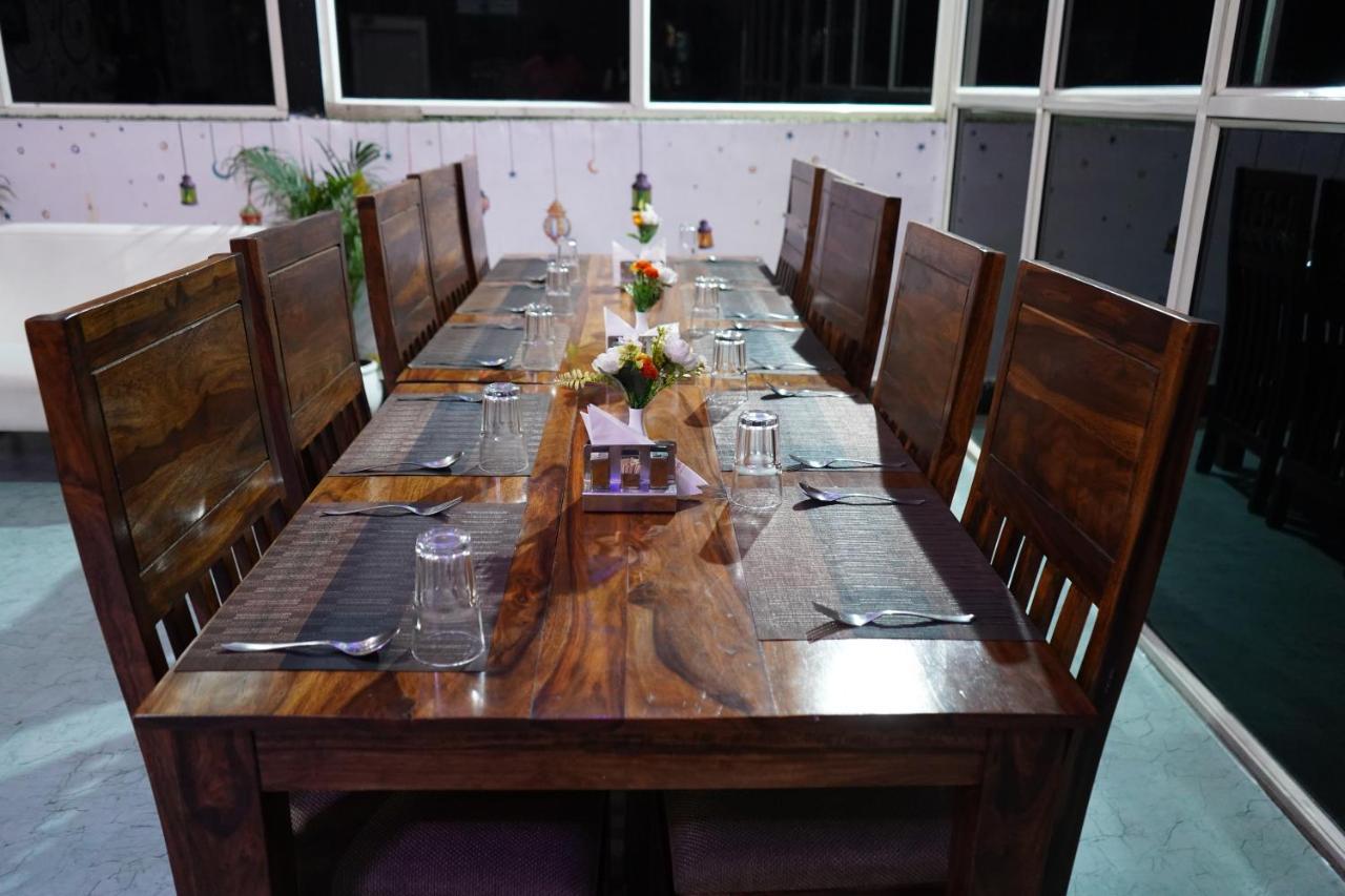 Hotel The Dwelling Paradise Greater Noida Esterno foto